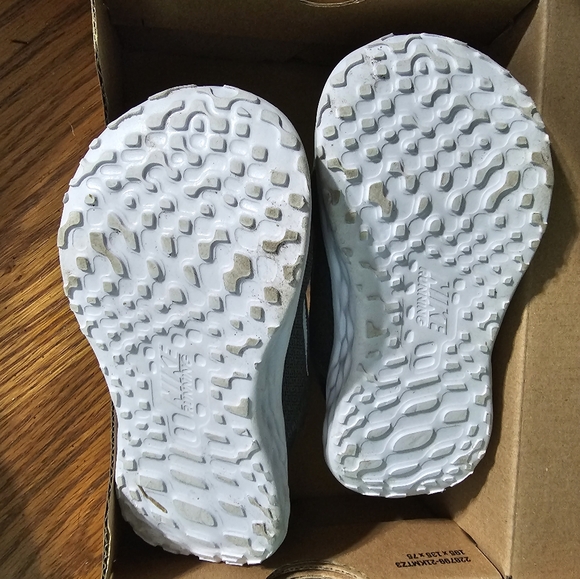 Nike Revolution 6C - Picture 3 of 3